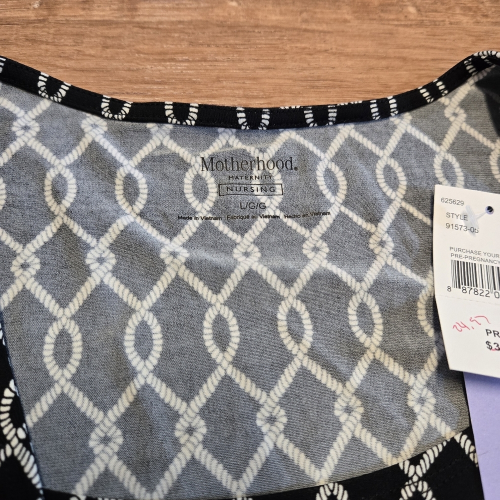 Motherhood Maternity Black and White Women's Nursing Top - Picture 2 of 6